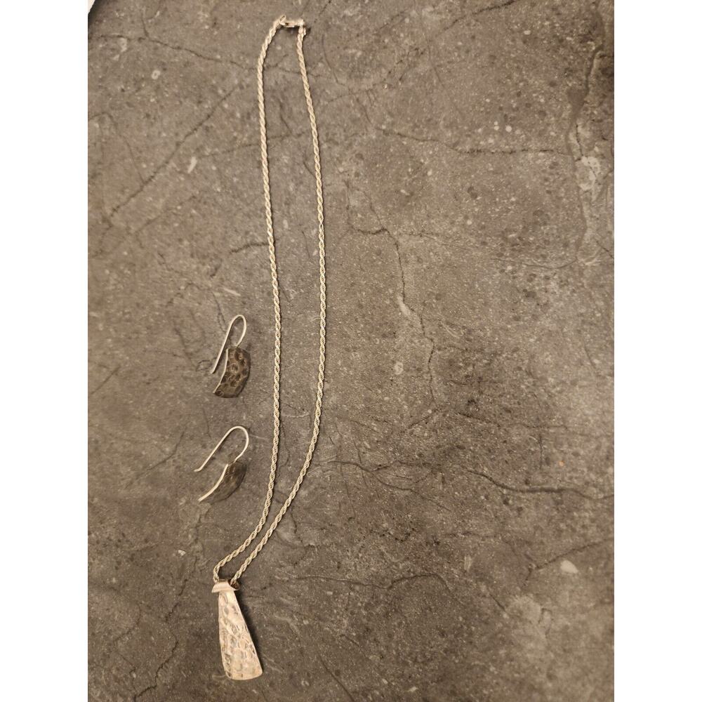 Retired SILPADA 925 Sterling Silver Hammered Tie Pendant & Earring Set